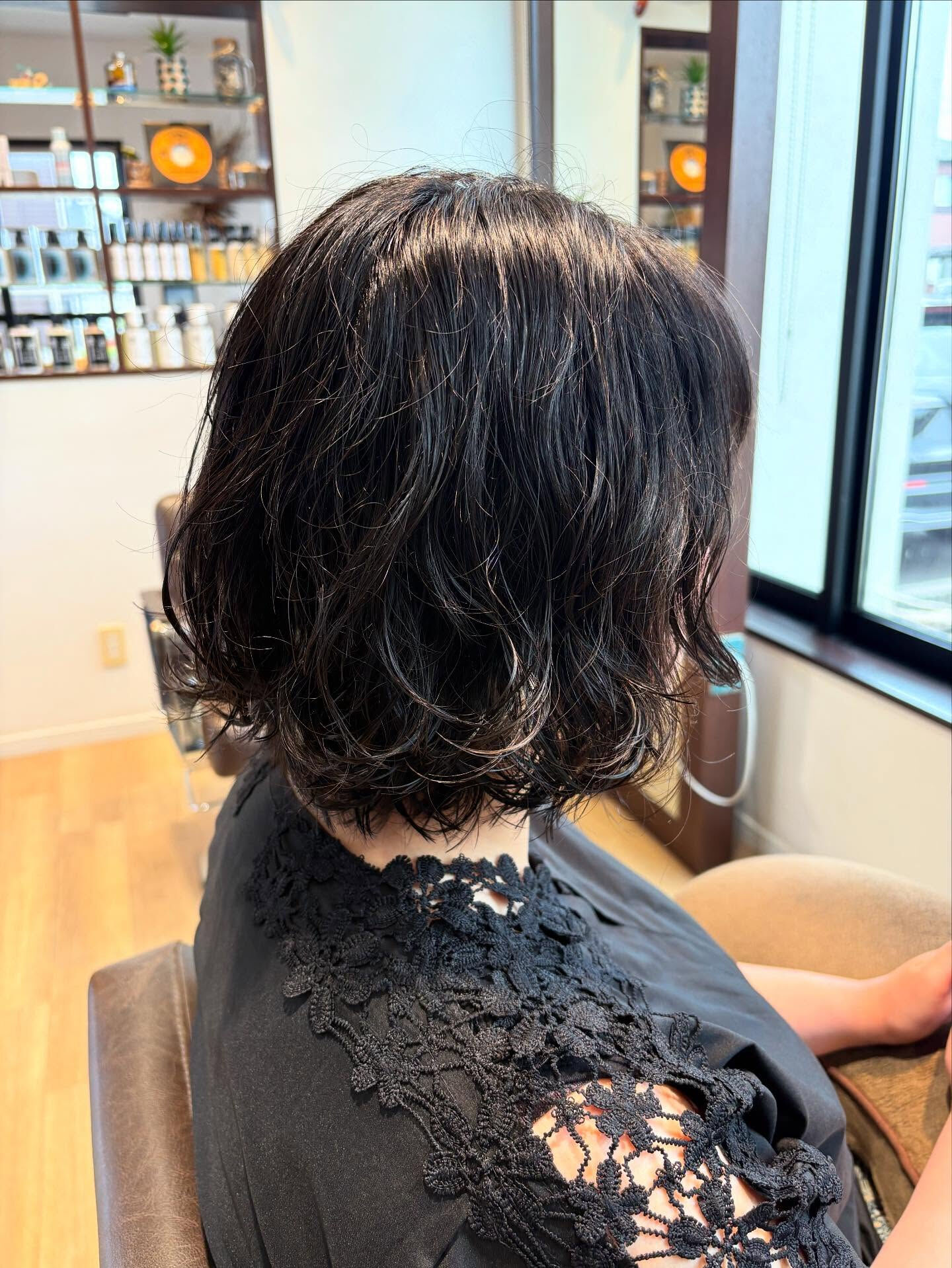 バッサリボブに切ってデジタルパーマ🧡