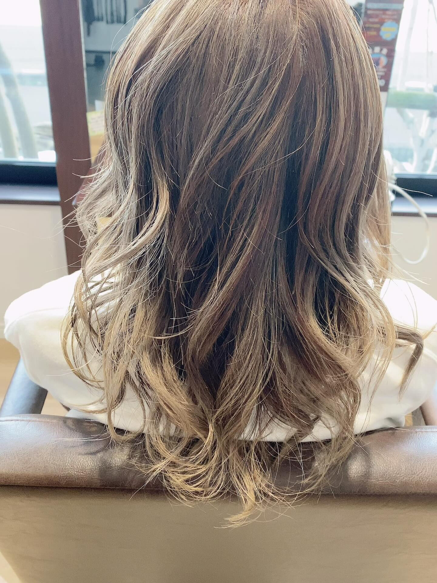 ベージュ系で透明感のある仕上がりに🧡