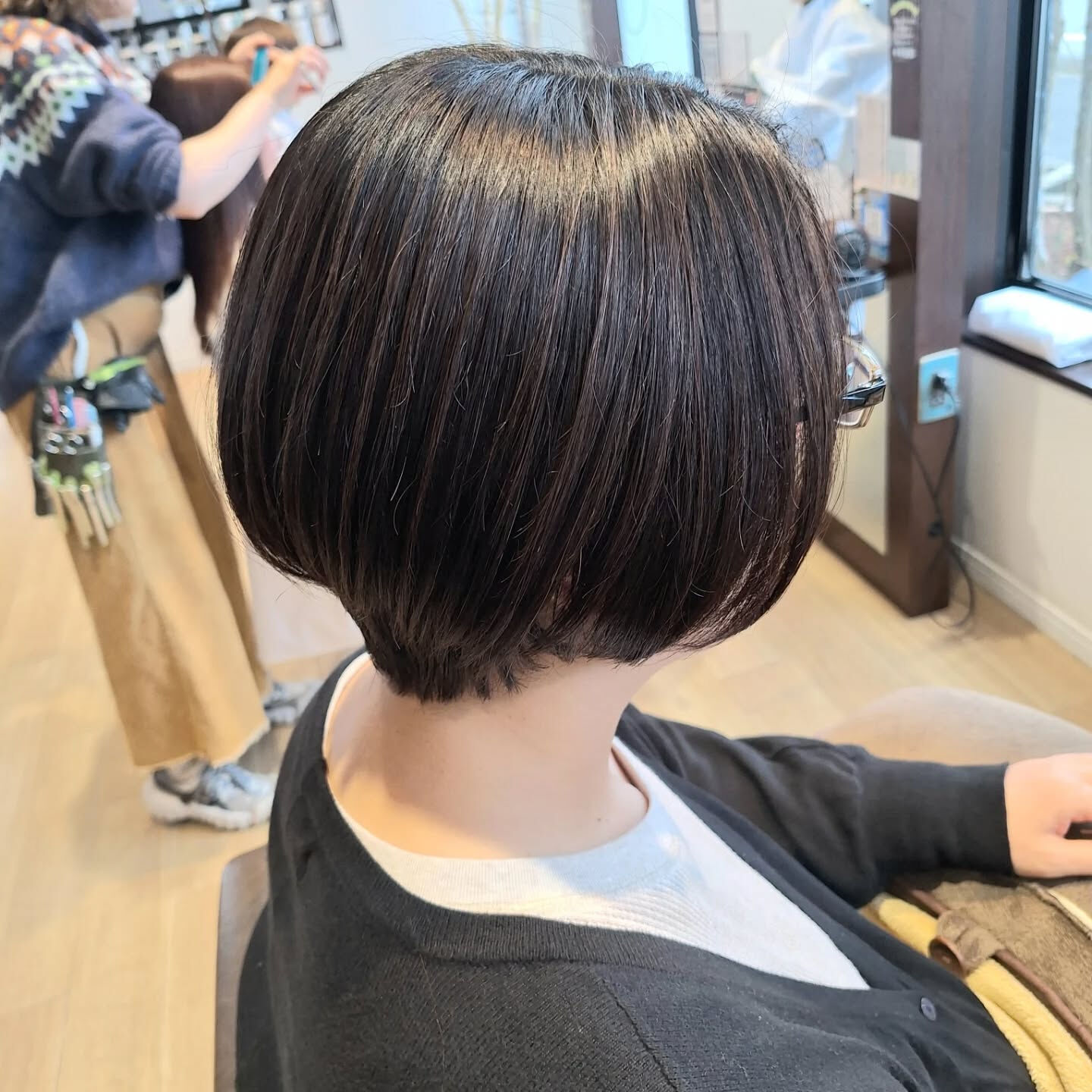細めにハイライトを入れて白髪ぼかし